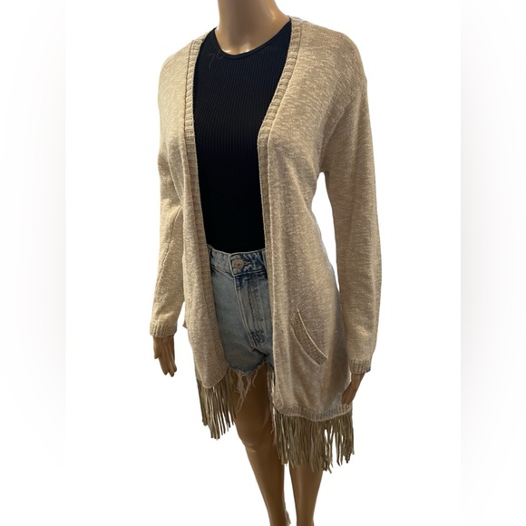 Beautiful fringe cardigan 😻🍁 - Picture 4 of 7